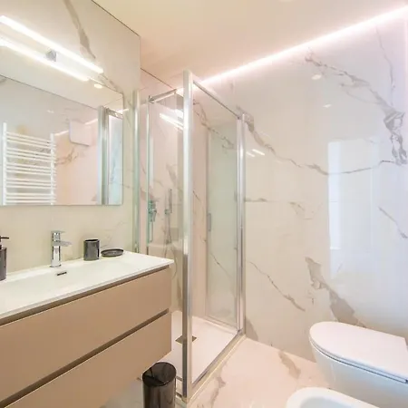 Luxury With 2 Bedrooms, 2 Bathrooms, 6 Guests