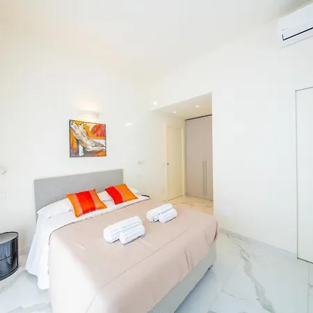 Luxury With 2 Bedrooms, 2 Bathrooms, 6 Guests Apartamento Sestri Levante