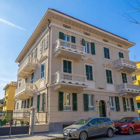 Luxury With 2 Bedrooms, 2 Bathrooms, 6 Guests Apartamento Sestri Levante