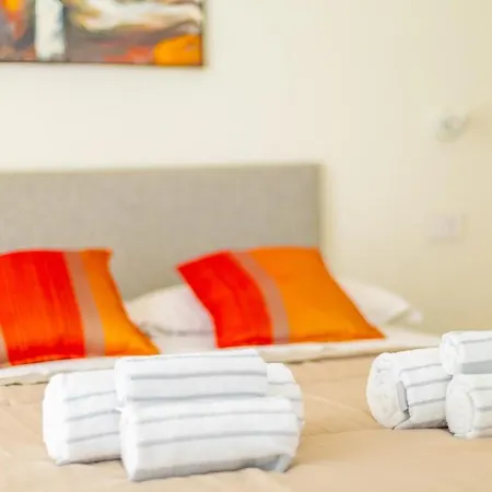 Luxury With 2 Bedrooms, 2 Bathrooms, 6 Guests Apartamento Sestri Levante