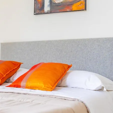 Luxury With 2 Bedrooms, 2 Bathrooms, 6 Guests * Sestri Levante
