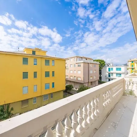 Luxury With 2 Bedrooms, 2 Bathrooms, 6 Guests Sestri Levante